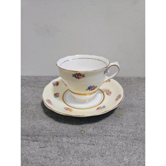 Colclough Tea Cup Saucer Small Rose Clusters Gold Gilt Displaying Tea Cups Gift - Picture 1 of 10